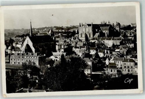 Poitiers Blick zur Cathedrale u. Kirche Sainte Redegonde