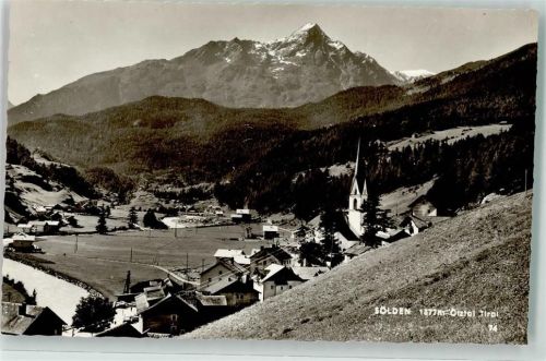 Sölden mit Pfarrkirche Mariä Heimsuchung