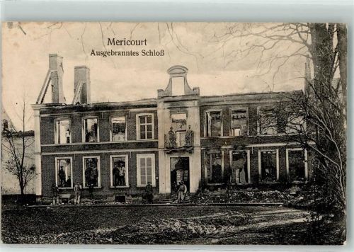 Mericourt-sur-Somme Ausgebranntes Schloss Uniform