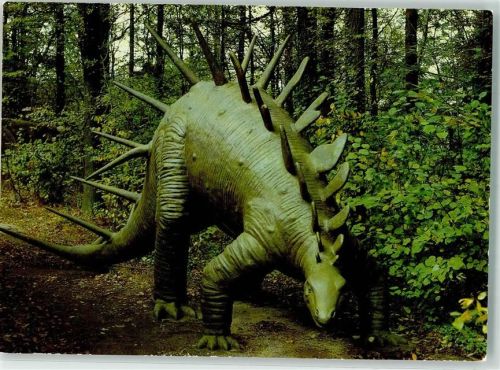 Kleinwelka Kentruosaurus Kreide Gestalter Franz Gruß Foto U. Pellmann