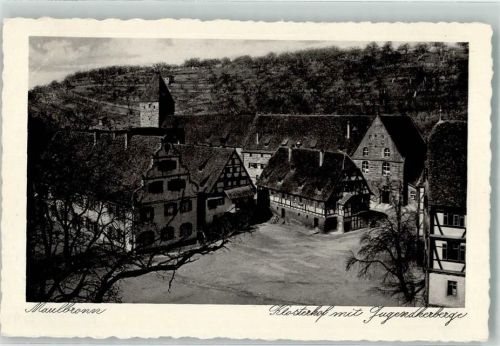 Maulbronn Klosterhof mit Jugendherberge