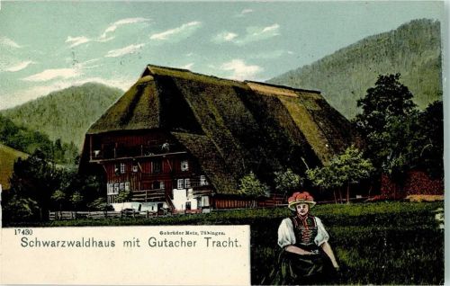 Gutach Schwarzwaldhaus mit Gutacher Tracht