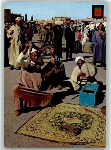 Rabat Tracht Schlangebeschwörer Marktszene
