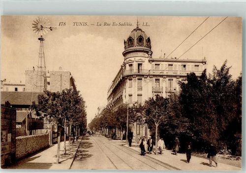 Tunis Rue Es -Sadikia