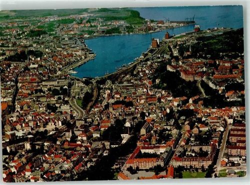 Flensburg Fliegeraufnahme von Innenstadt und Hafen an der Förde