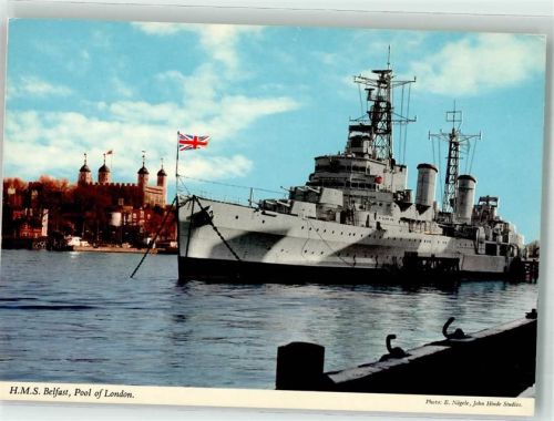 London Marine H.M.S. Belfast Kriegsschiff im Hafen