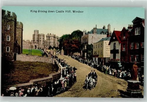 Windsor Schloss King driving down Castle Hill