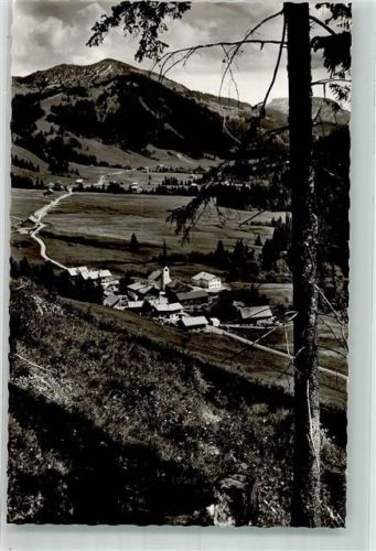 Balderschwang mit Kirche St. Anton Riedberger Horn und Besler