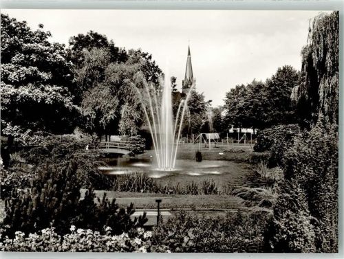 Dudweiler Stadtpark mit Wasserfontaine