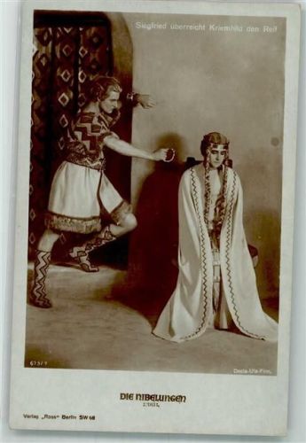 Siegfried überreicht Kriemhild den Reif Decia-Ufa-Film 675/7