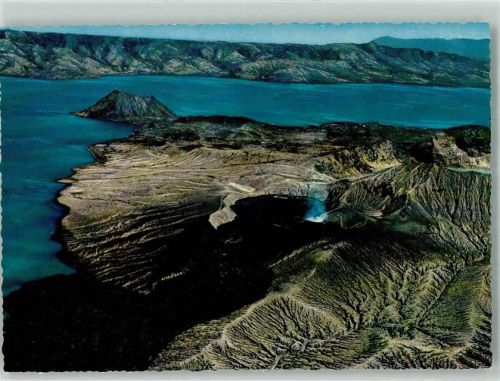 Fliegeraufnahme des Taal Volcano in Tagaytay auf den Philippinen