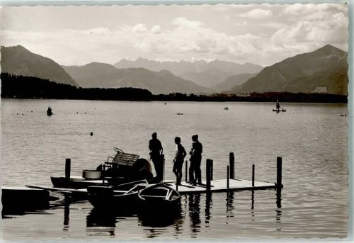 Chieming Kleiner Bootsanleger mit Tretbooten am Chiemsee Foto Original aus Archiv eines Ansichtskartenverlags Ort handschriftlich