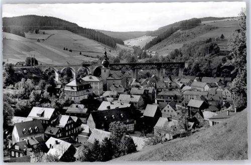 Ludwigsstadt Kirche, Ortsansicht, Eisenbahnbrücke