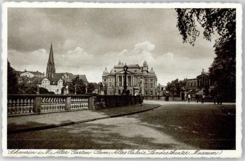 Schwerin Alter Garten, Dom, Altes Palais, Landestheater, Museum