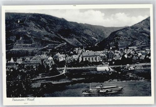 Pommern Mosel, Ort mit Fluss