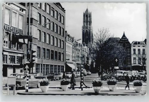 Utrecht Neude, Schoutenstraat, Autos