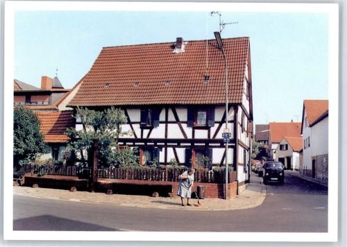 Mittelbuchen Denkmal der Viehtränke Rathausstraße Auto