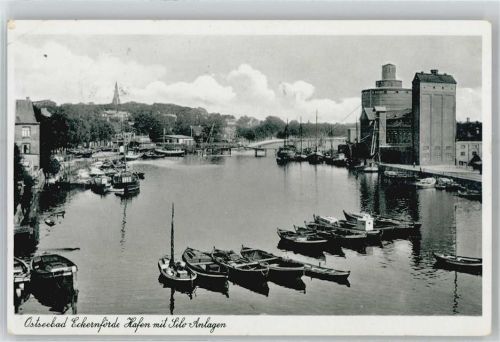 Eckernförde Ortsansicht, Kirchturm, Hafen mit Siloanlagen
