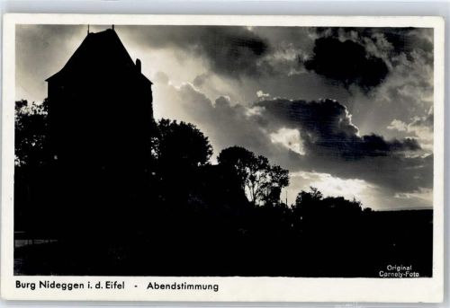 Nideggen Burg in Abendstimmung