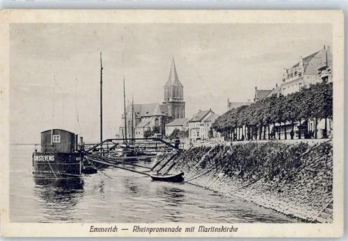 Emmerich Rheinpromenade mit Martinskirche