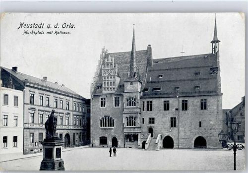 Neustadt Marktplatz Rathaus Denkmal