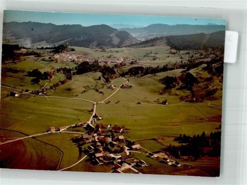 Maierhöfen Fliegeraufnahme des Ortes mit Pfarrkirche St. Gebhard Foto Original aus Archiv eines Ansichtskartenverlags Ort handschriftlich
