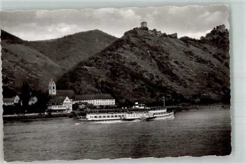 Kamp-Bornhofen Raddampfer vor dem Ort mit der Wallfahrtskirche Burg Sterrenberg und Burg Liebenstein