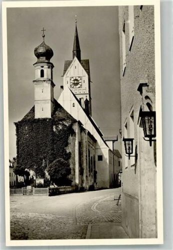 Neustadt Stadtplatz mit Kapelle St. Anna und Pfarrkirche St. Laurentius