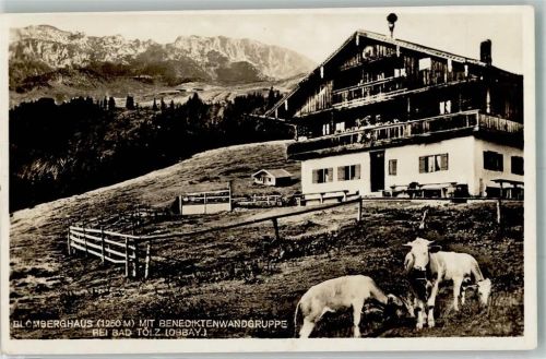 Wackersberg Weidende Rinder vor dem Gasthaus Blomberghaus mit Alpenpanorama Fotograf Max Lerpscher Hüttenstempel