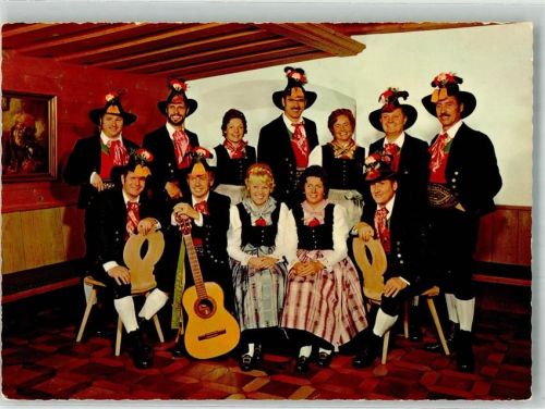 Zillertaler a.d. Spuren der Ur-Rainer Gitarre Tracht