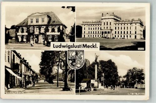 Ludwigslust Wilhelm-Pieck-Strasse Platz des Friedens Rathaus