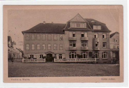 Vacha Vacha a.d. Werra mit Hotel Adler gelaufen und Bahnpoststempel von 1936, Zug Nr. 1145. Leichter Knick oben und unten rechts, kleiner Knick unten links, sonst gut erhalten.