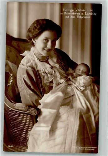 Herzogin Viktoria Luise zu Braunschweig u. Lüneburg m.d. Erbprinzen