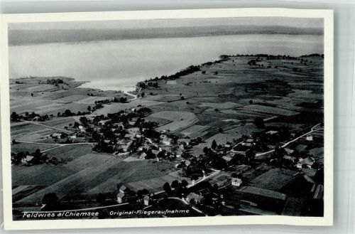 Feldwies Fliegeraufnahme des Ortes am Chiemsee