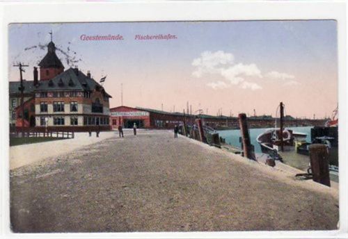 Wesermünde Geestemünde mit Fischerhafen gelaufen, 1913 kleiner Knick oben links, leichte Abschürfungen, leichte Stempelspuren, Ecken mit Albumabdrücken, sonst gut erhalten