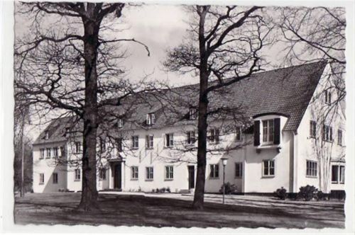 Bargteheide mit Lehrstätte der Oberpostdirektion Hamburg " Haus Marlepartus ". ungelaufen jedoch frankiert. Gute Erhaltung.