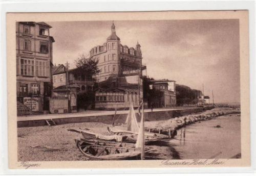 Sassnitz Rügen mit Sassnitzer Hotel am Meer und Strand Hotel ungelaufen Gute Erhaltung.