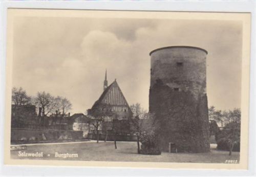 Burgturm in Salzwedel ungelaufen Top Erhaltung.