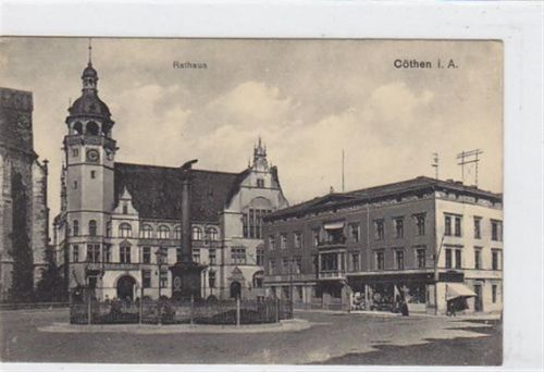 Köthen Cöthen mit Rathaus gelaufen von 1917. Gut erhalten.