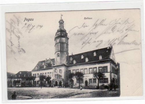 Pegau Pegau mit Rathaus gelaufen und Bahnpoststempel von 1904, Zug Nr. 369 kleiner Knick unten rechts, leichter Knick rechts in der Mitte, leichter Stempeldurchdruck, sonst gut erhalten.