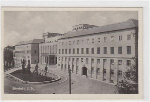 AK von Eisenstadt. ein großes Gebäude gelaufen am 24.07.1963. Leicht fleckig, leichter Durchdruck, sonst gut erhalten.