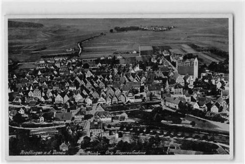 Riedlingen Riedlingen. Originale Fliegeraufnahme von der Stadt. Karte beschrieben Leicht fleckig, leicht bügig, sonst gut erhalten