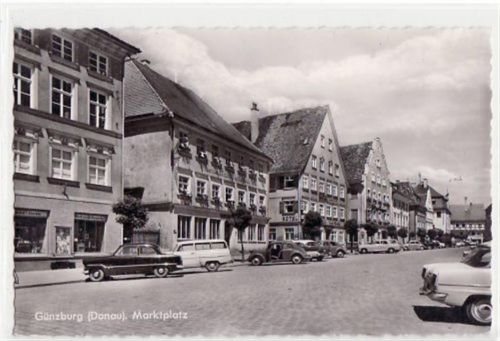 Günzburg mit Häuserreihe am Marktplatz ungelaufen Gute Erhaltung.