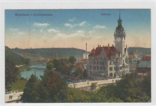 Waldheim Waldheim im Zschopautale mit Rathaus. Feldpost, mit Stempel von 1917. Leichter Durchdruck linke Seite, leicht stockfleckig, sonst gut erhalten.