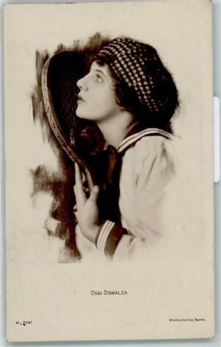 Ossi Oswalda Filmschauspielerin mit einem Tennisschläger AK Tennis 1919 Foto AK