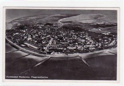 Norderney Norderney, Fliegeraufnahme ungelaufen Zwei kleine Knicke unten links, leicht bügig, fleckig, sonst gut erhalten