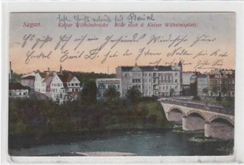 Sagan Sagan / Zagan - Kreis Sprottau / Szprotawa. Kaiser Wilhelmbrücke mit Blick nach dem Kaiser Wilhelmsplatz. 1916 Feldpost kleiner Knick an der rechten unteren Ecke Rückseite leicht stockfleckig, sonst gut erhalten