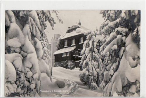 Auersberg Auersberg mit Unterkunftshaus im Winter gelaufen, Datum nicht lesbar ca. 1940 kleiner Knick am rechten Rand in der Mitte, sonst gut erhalten