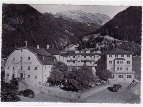 Ischgl im Paznauntal, Tirol mit Hotel Post. ungelaufen handschriftliches Datum von 1956. Gute Erhaltung.