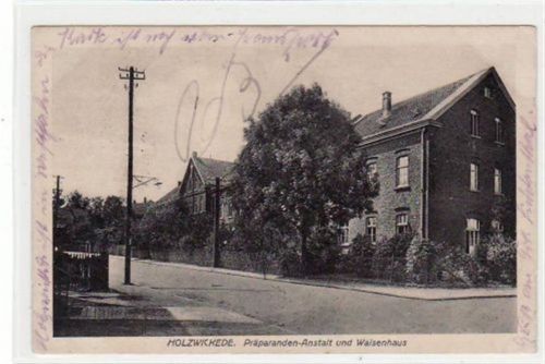 olzwickede mit Präparanden - Anstalt u. Waisenhaus. Feldpost, Stempel von 1918. Ecken mit Albumabdrücken, leicht fleckig, sonst gut erhalten